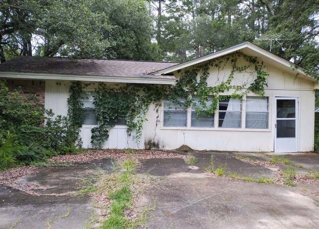 Property at 1806 S Elizabeth Ave, Kirbyville, TX 75956, 3 beds, 2 baths