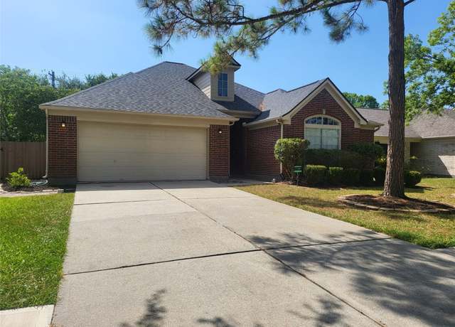 Property at 4426 Running Pine Dr, League City, TX 77573, 4 beds, 2 baths