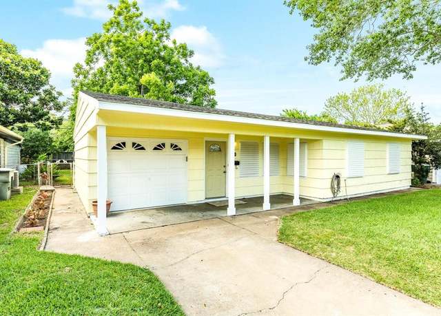 Property at 120 Bonita Ave, Galveston, TX 77550, 3 beds, 1 bath