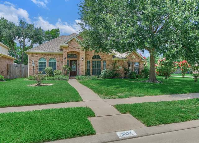 Property at 3002 Sandleigh Dr, Spring, TX 77388, 3 beds, 2.5 baths