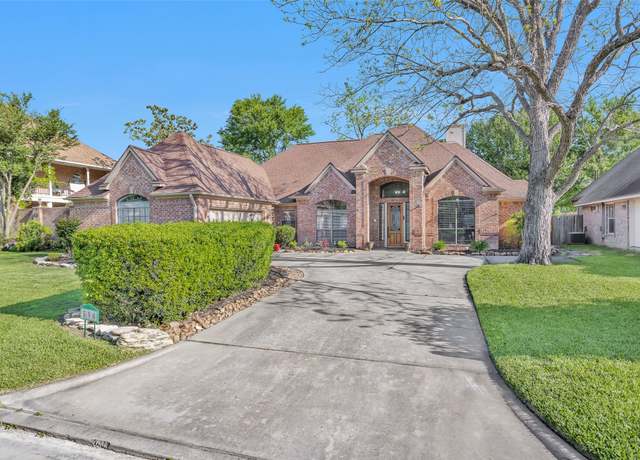 Property at 590 Edgewood Dr, Montgomery, TX 77356, 3 beds, 3.5 baths