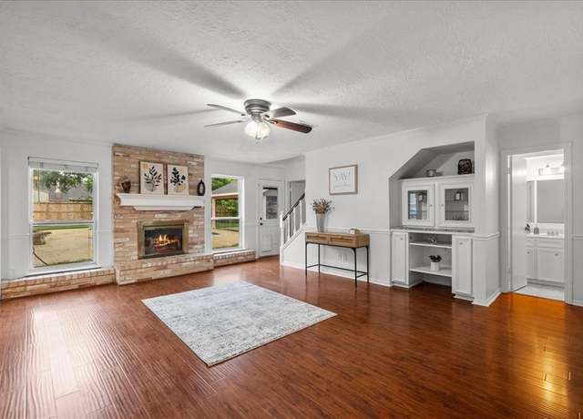 Property at 1017 Tipperary Ave, Friendswood, TX 77546, 4 beds, 2.5 baths