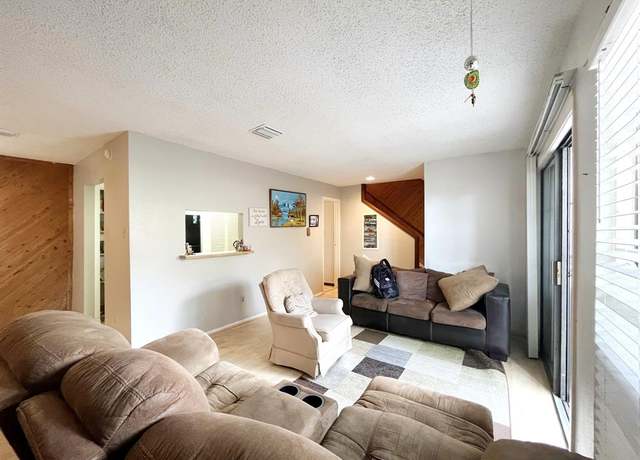 Property at 9471 Pagewood Ln #9471, Houston, TX 77063, 2 beds, 1.5 baths