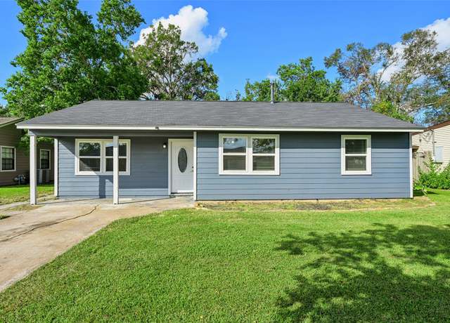 Property at 1109 San Felipe St, Angleton, TX 77515, 4 beds, 1 bath