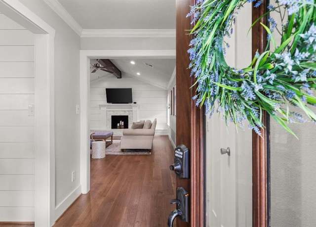 Property at 10618 Cranbrook Rd, Houston, TX 77042, 4 beds, 2.5 baths