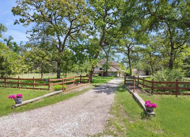 Property at 484 High Meadows Rd, Bellville, TX 77418, 5 beds, 3.5 baths