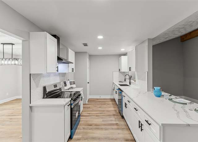 Property at 10503 Long River Dr, Sugar Land, TX 77498, 3 beds, 2 baths