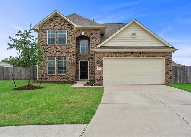 Property at 107 San Jacinto Dr, Baytown, TX 77523, 4 beds, 3.5 baths