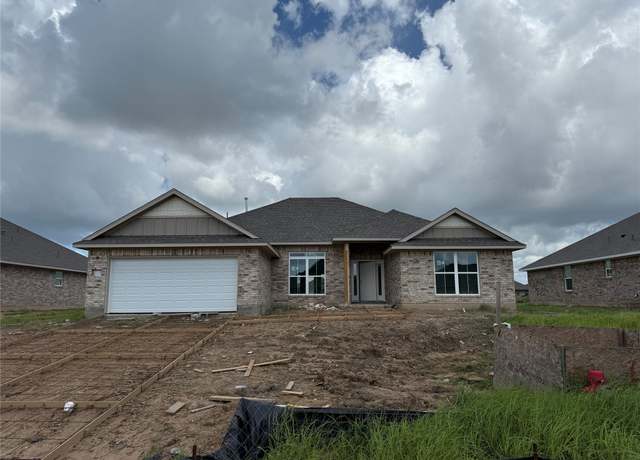 Property at 4214 Leslies Way, Dickinson, TX 77539, 4 beds, 2 baths