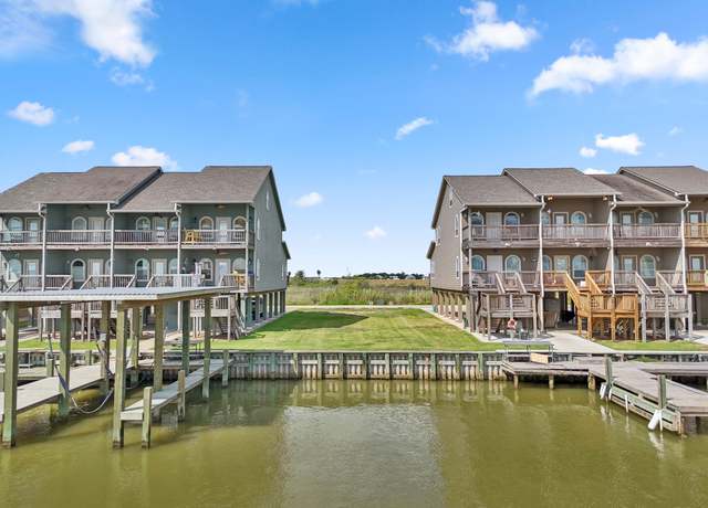 Property at 163 Boat Slip Rd, Matagorda, TX 77457