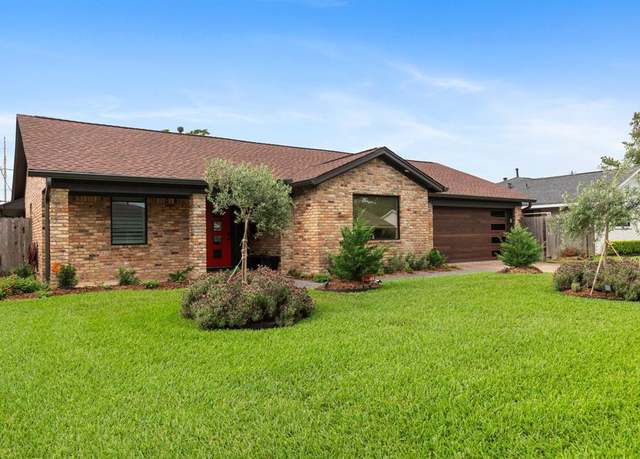 Property at 6727 Lindyann Ln, Houston, TX 77008, 3 beds, 2 baths