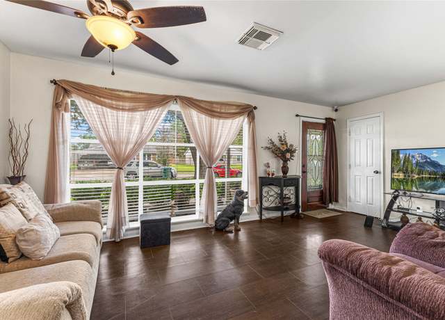 Property at 10434 Hinds St, Houston, TX 77034, 3 beds, 1 bath
