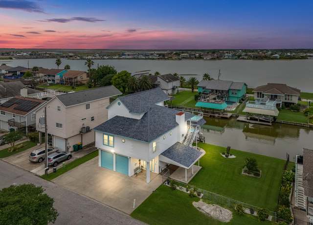 Property at 7 N Flamingo St, La Marque, TX 77568, 3 beds, 2.5 baths