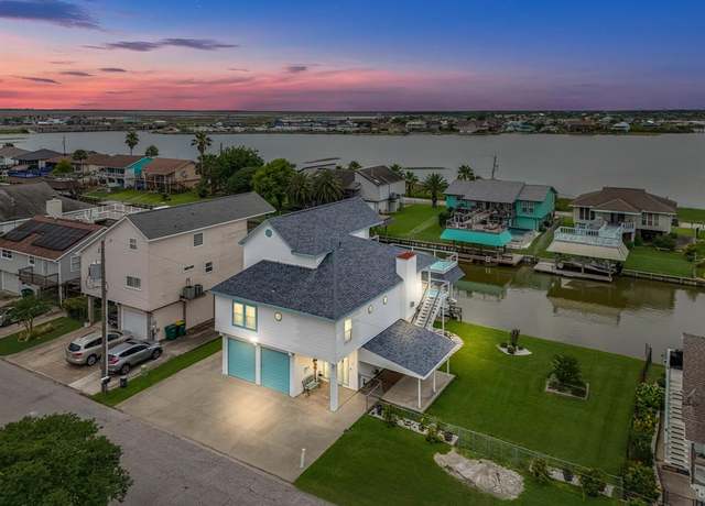 Property at 7 N Flamingo St, La Marque, TX 77568, 3 beds, 2.5 baths