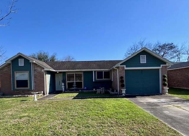 Property at 2805 Travellers St, League City, TX 77573, 3 beds, 2 baths