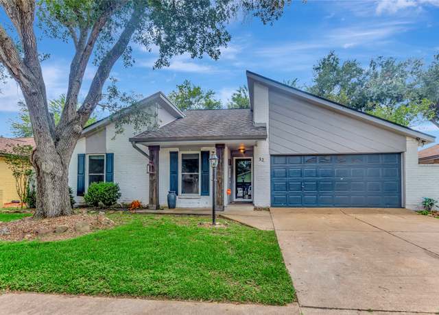 Property at 32 Sarita Rd, Angleton, TX 77515, 3 beds, 2 baths