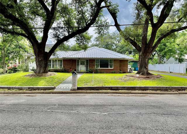 Property at 232 S Holland, Bellville, TX 77418, 3 beds, 2.5 baths