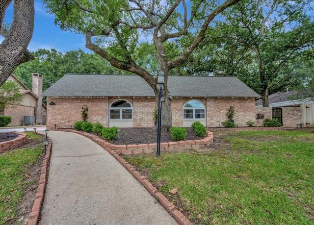 Property at 18435 Point Lookout Dr, Houston, TX 77058, 3 beds, 2.5 baths