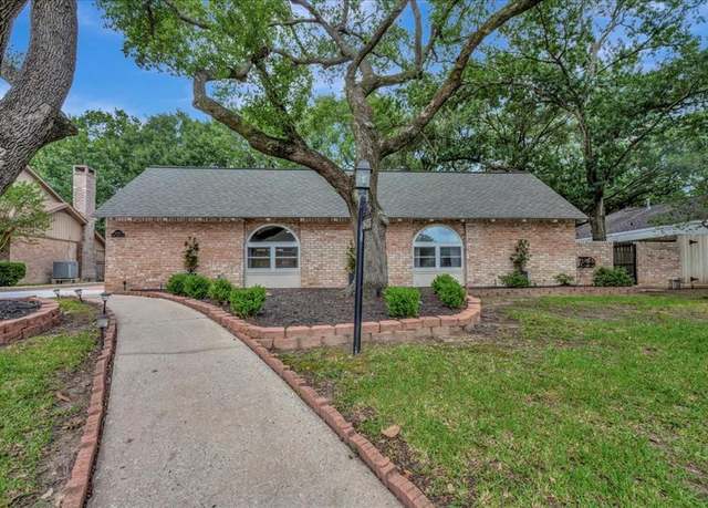 Property at 18435 Point Lookout Dr, Houston, TX 77058, 3 beds, 2.5 baths