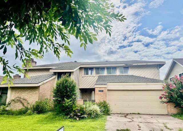Property at 7610 Timberway Ln, Houston, TX 77072, 4 beds, 2.5 baths