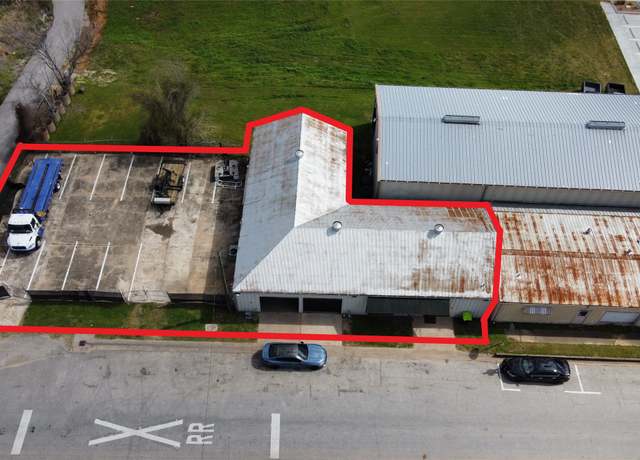 Property at 105 S 2nd St, Richmond, TX 77469, 1 bed, 1 bath