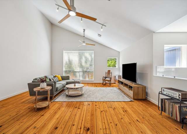 Property at 2720 La Branch St, Houston, TX 77004, 2 beds, 2 baths