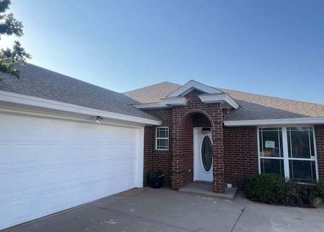 Property at 614 N 7th St, Wolfforth, TX 79382, 4 beds, 2.5 baths