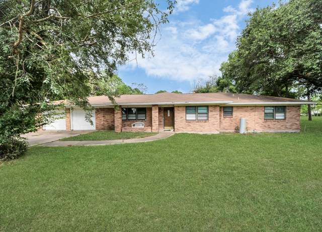 Property at 5322 County Road 155, Alvin, TX 77511, 3 beds, 1.5 baths