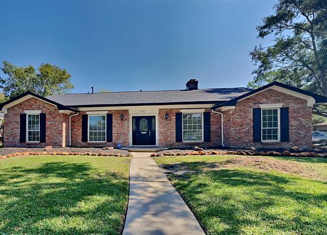 Property at 15427 Baybrook Dr, Houston, TX 77062, 4 beds, 3.5 baths