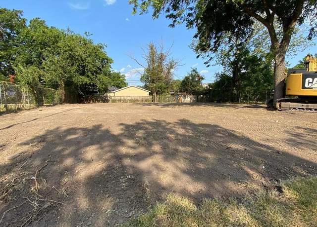 Property at 2812 Moore St, Houston, TX 77009