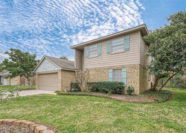 Property at 210 Old Oaks, League City, TX 77573, 3 beds, 2.5 baths