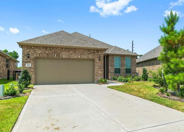 Property at 221 Connemara Dr, The Woodlands, TX 77382, 3 beds, 2 baths