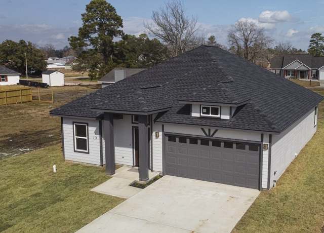 Property at 175 Deep Woods Ln, Livingston, TX 77351, 3 beds, 2 baths