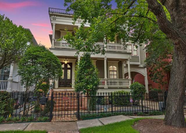 Property at 1132 Oxford St, Houston, TX 77008, 3 beds, 3.5 baths