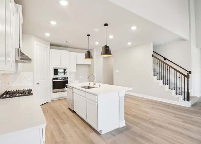 Property at 17712 Mill Manor Dr, Montgomery, TX 77316, 5 beds, 3 baths