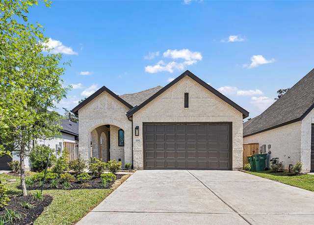 Property at 233 Trapper Creek Dr, Conroe, TX 77304, 3 beds, 2 baths