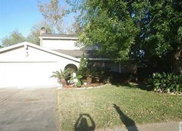 Property at 16523 Barcelona Dr, Friendswood, TX 77546, 3 beds, 2.5 baths