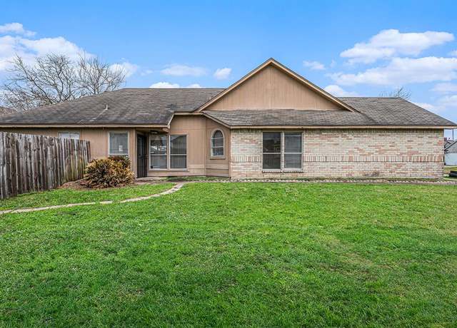 Property at 16346 Petaluma Dr, Houston, TX 77053, 3 beds, 2 baths