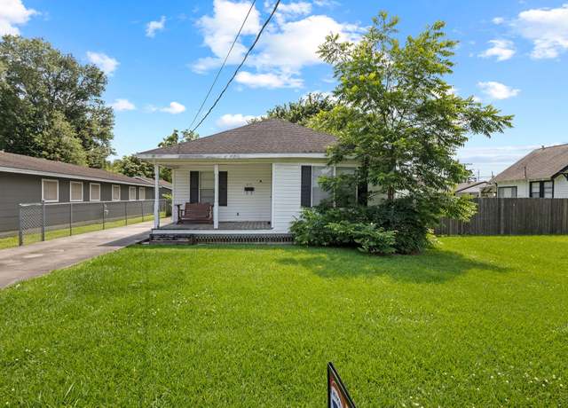 Property at 815 N 14th St, Nederland, TX 77627, 2 beds, 1 bath