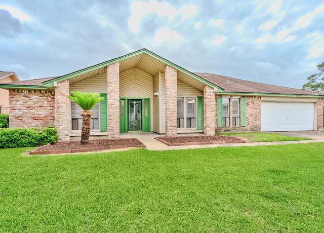 Property at 3920 Blackberry Ln, Port Arthur, TX 77642, 3 beds, 2 baths