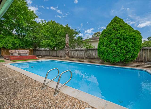 Property at 10315 Sun City Ct, Houston, TX 77099, 4 beds, 2.5 baths