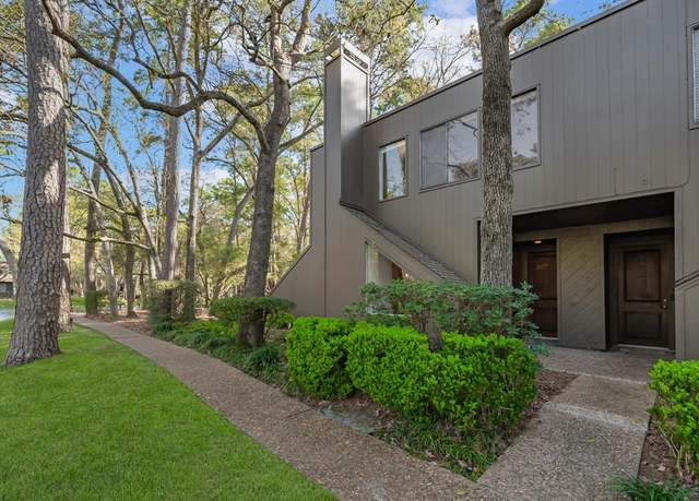 Property at 207 Litchfield Ln, Houston, TX 77024, 3 beds, 2.5 baths