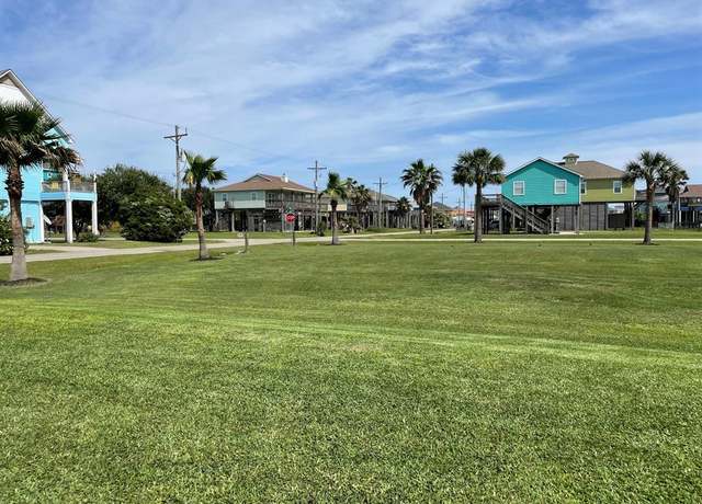 Property at 941 Gulfview Dr, Crystal Beach, TX 77650