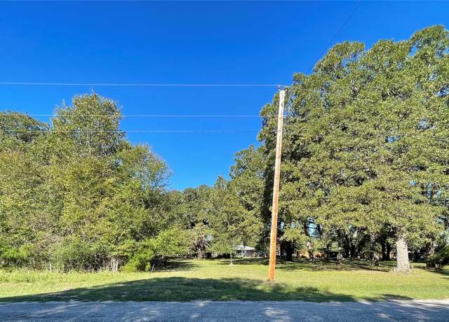 Property at 11 Creek Pt, Huntsville, TX 77320