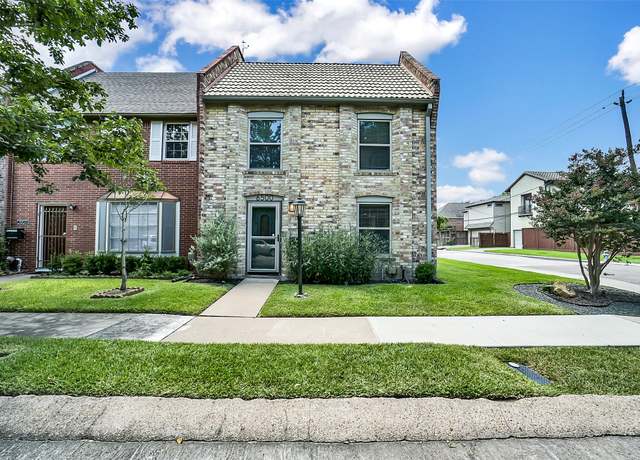 Property at 6500 Gambier Ln, Bellaire, TX 77401, 3 beds, 2.5 baths