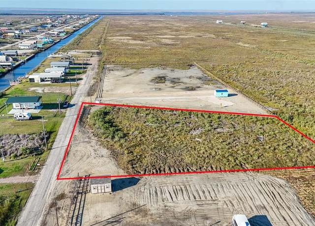 Property at 1098 Paisley St, Gilchrist, TX 77617