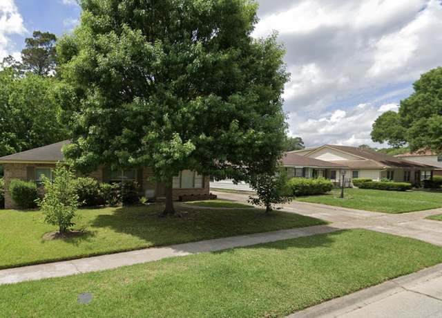 Property at 1522 Hewitt Dr, Houston, TX 77018, 4 beds, 5 baths