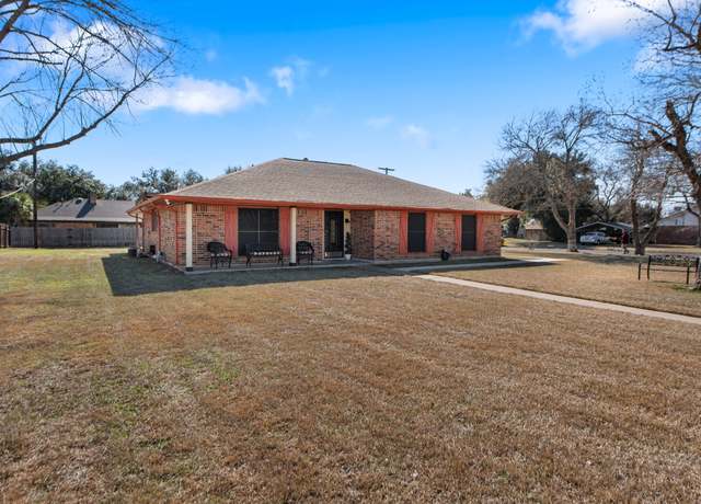 Property at 1109 Wheelock St, Hearne, TX 77859, 3 beds, 2 baths