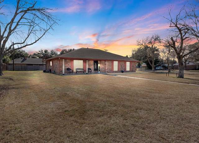 Property at 1109 Wheelock St, Hearne, TX 77859, 3 beds, 2 baths