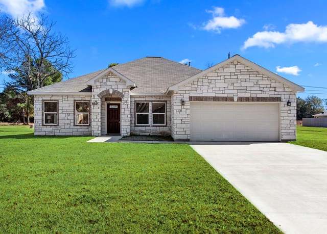 Property at 2036 2nd St, Hempstead, TX 77445, 4 beds, 2 baths